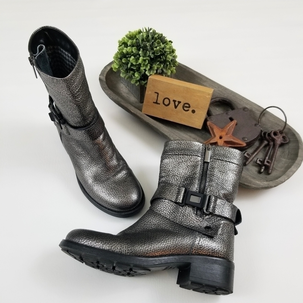 Aquatalia silver pewter leather moto zipper booties women's size 7 made in Italy - Picture 2 of 8